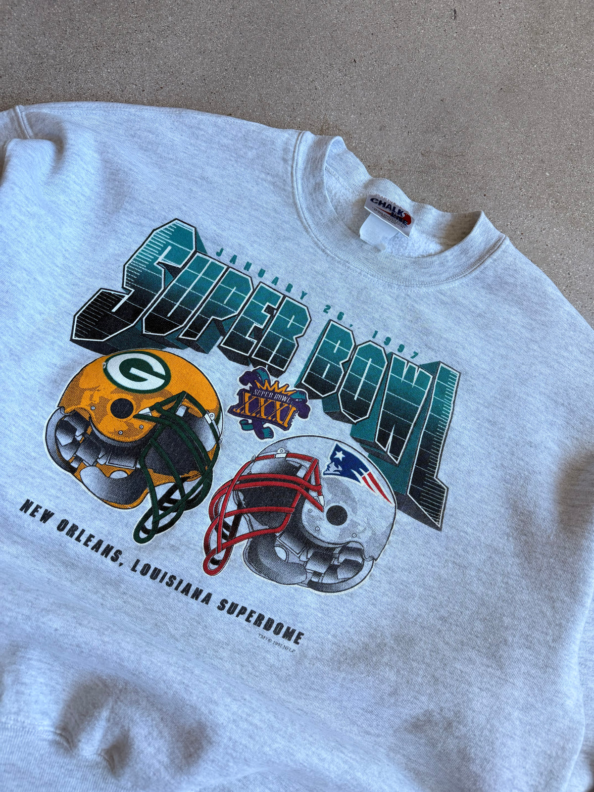 Vintage Packers vs Patriots Helmet Crewneck - L